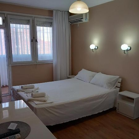 Sea Central Apartment Burgas Bagian luar foto