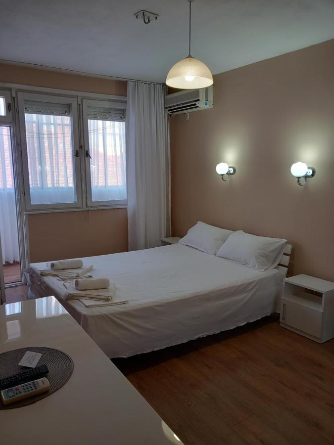 Sea Central Apartment Burgas Bagian luar foto