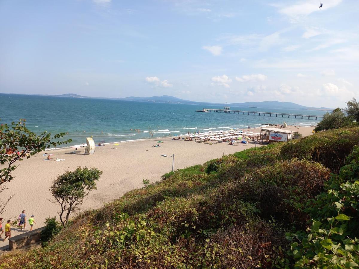 Sea Central Apartment Burgas Bagian luar foto