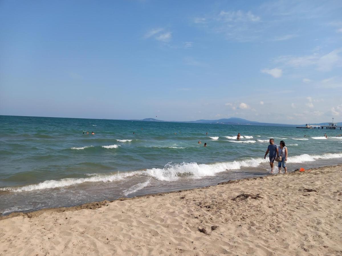 Sea Central Apartment Burgas Bagian luar foto