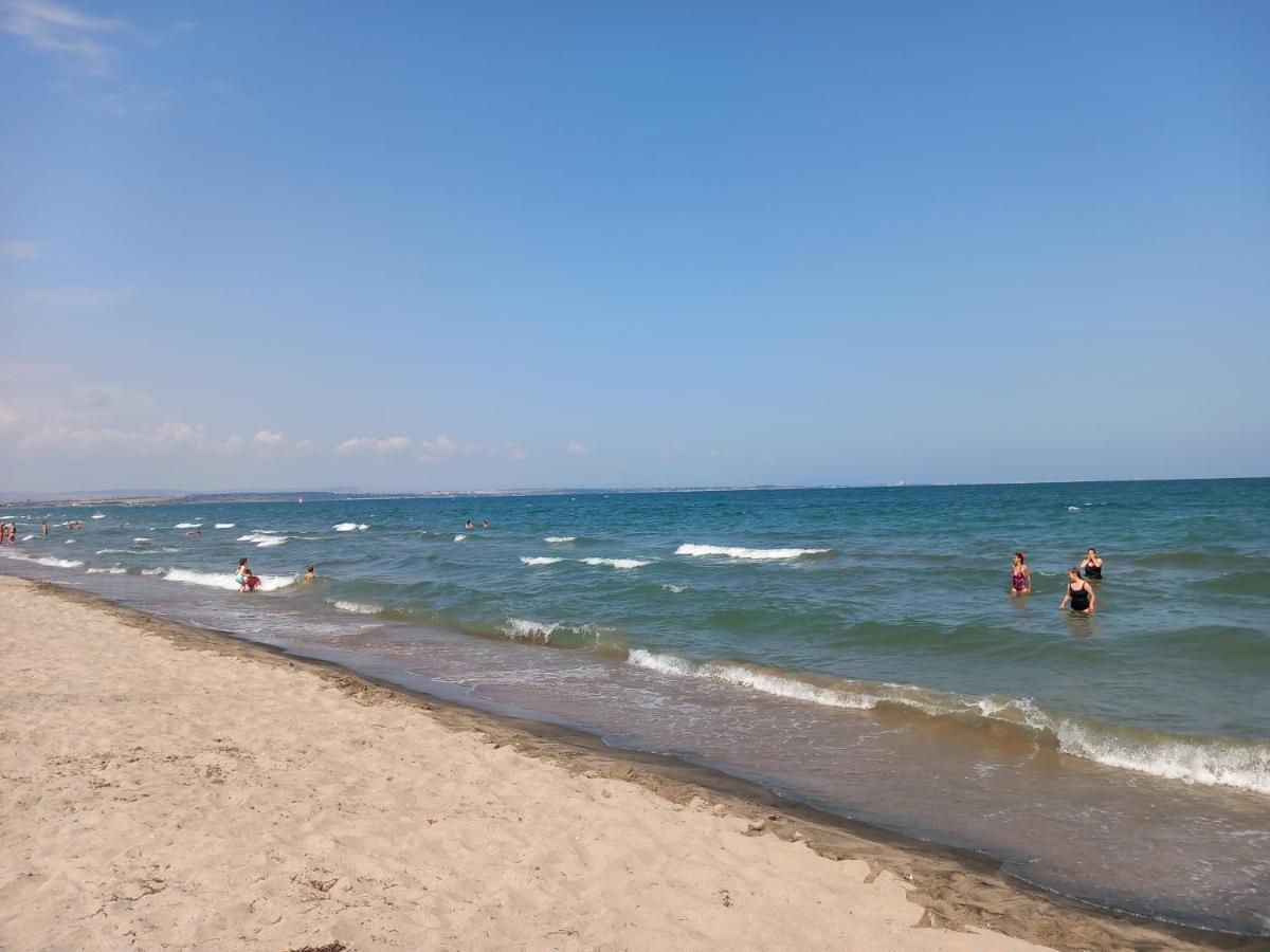 Sea Central Apartment Burgas Bagian luar foto