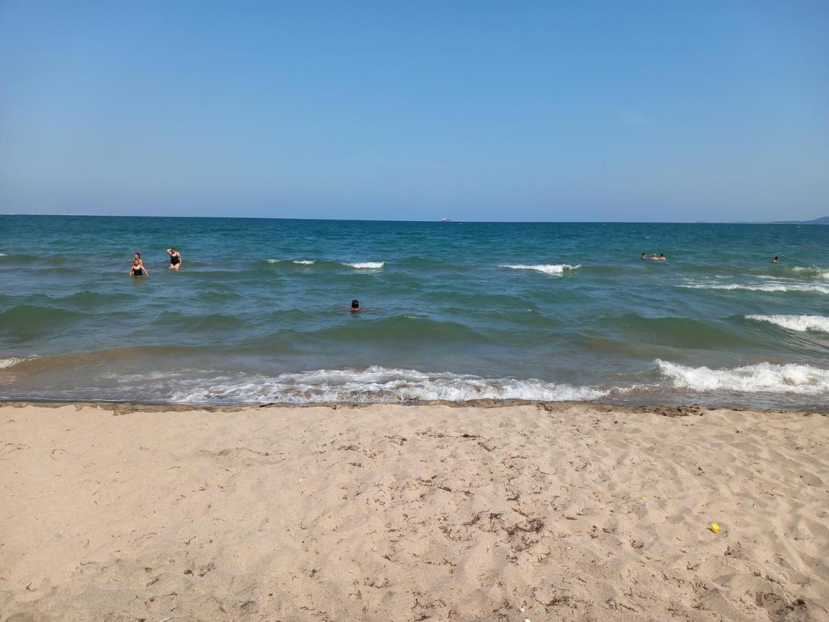 Sea Central Apartment Burgas Bagian luar foto